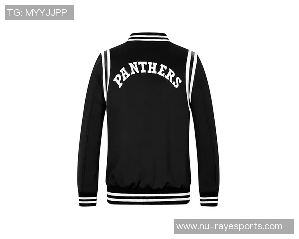 潮流与运动结合 半袖帽衫男款足球球星款式精选 潮流与运动结合 半袖帽衫男款足球球星款式精选